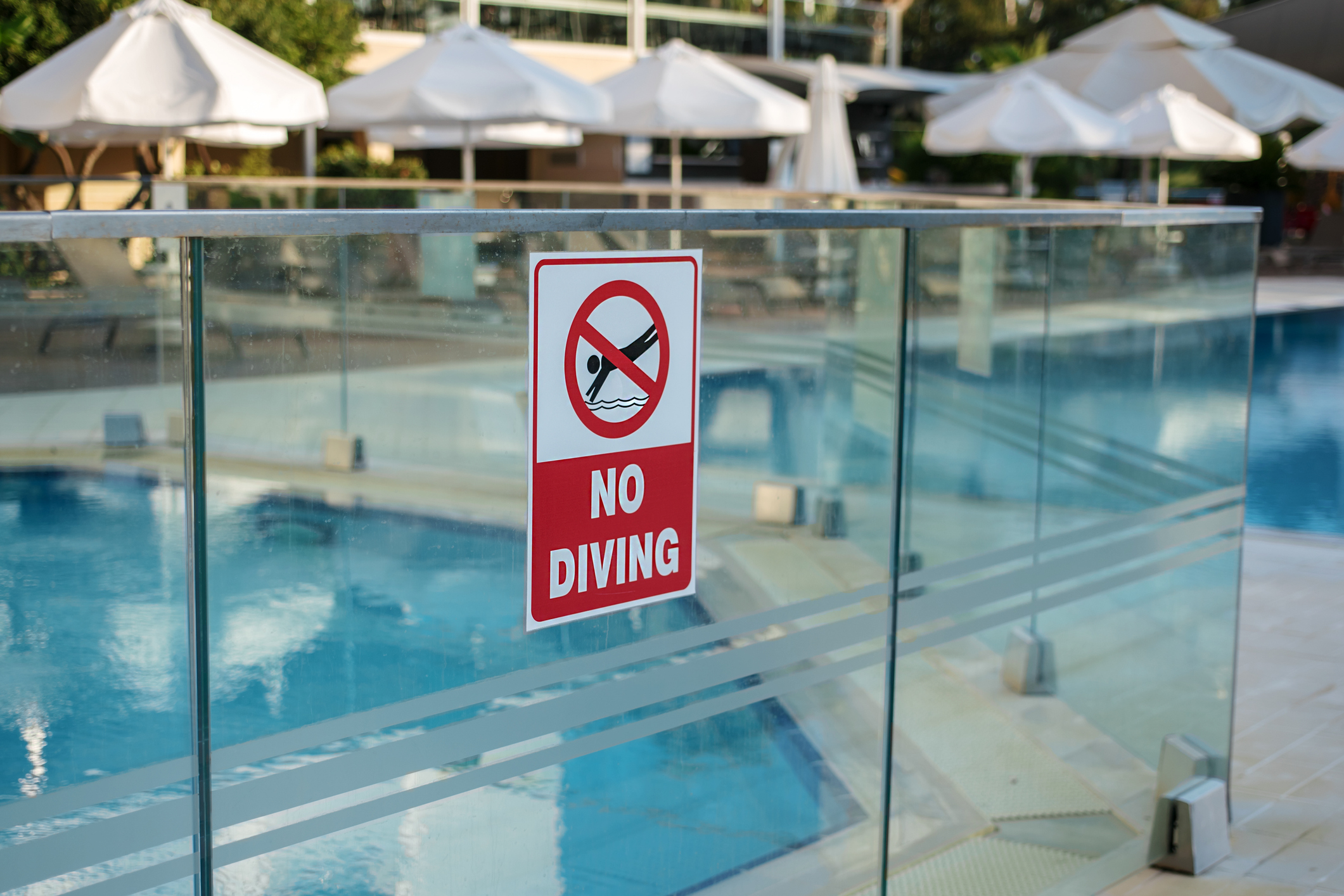 pool safety sign displayed